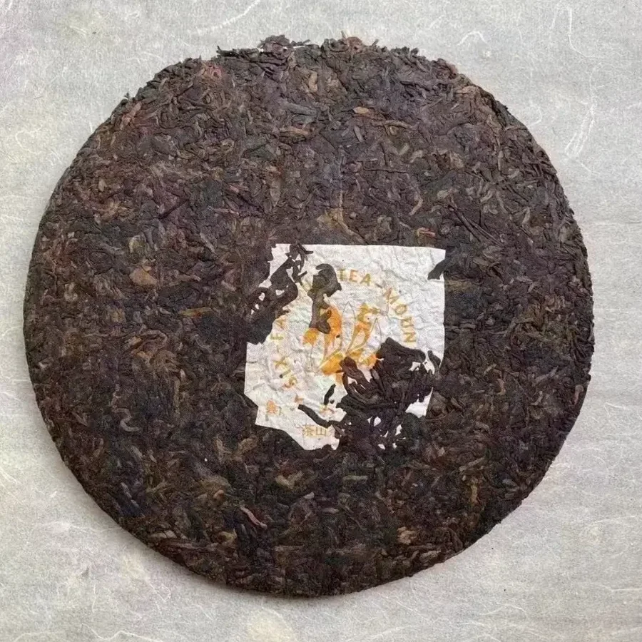 Оранжевая печать 357гр 2002г (Chéng Yìn Gāncāng Zhèngpǐn Chénxiāng Lǎo Shú Chábǐng) — фото